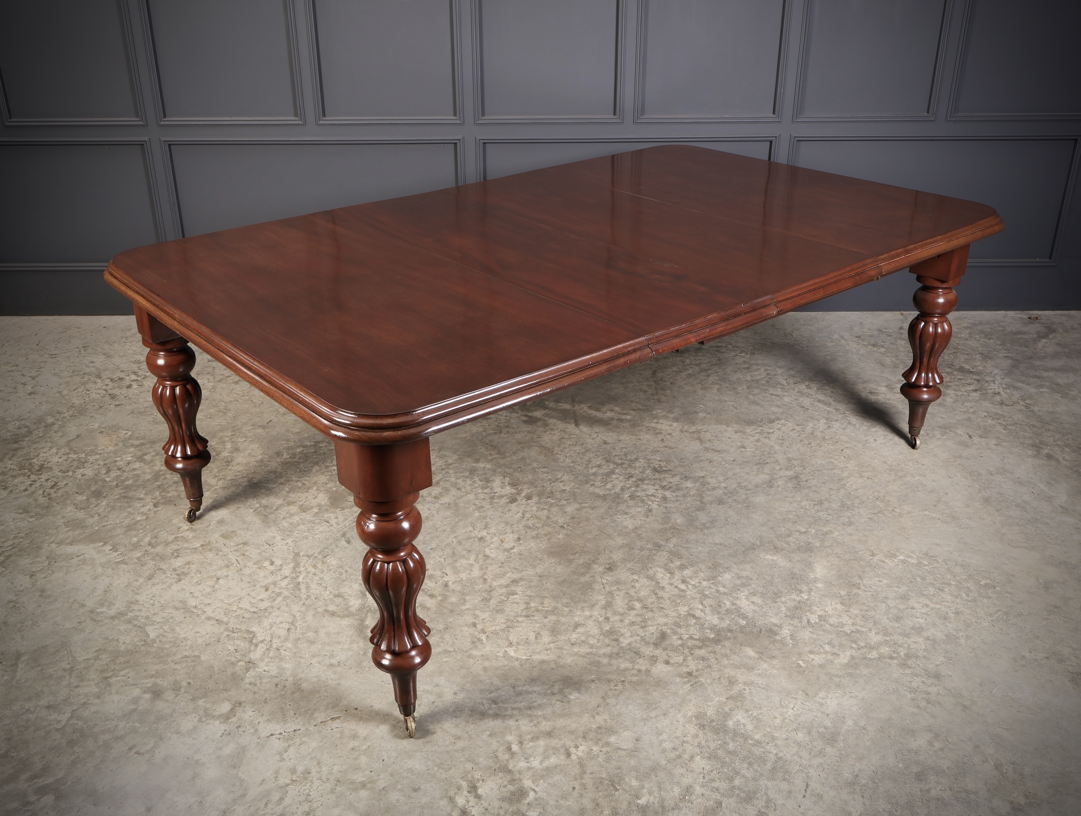 Early Victorian Mahogany Extending Dining Table - Image 17